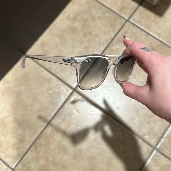 Rayban Sunglasses - Picture 3 of 4